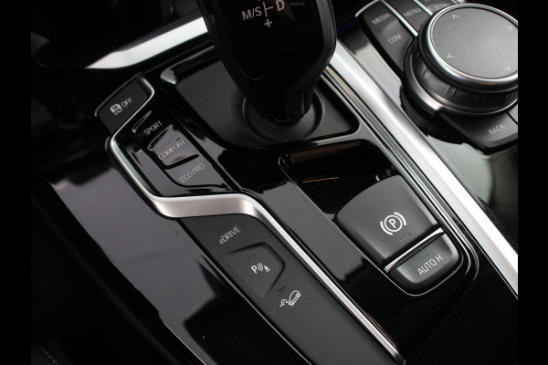 BMW X3 xDrive30e Plug in Hybride Advantage Automaat | Navigatie | Climate Control | Adaptive Cruise Control | Head up display | Led | Dab | Parkeer sensoren V+A | Stoelverwarming | Camera