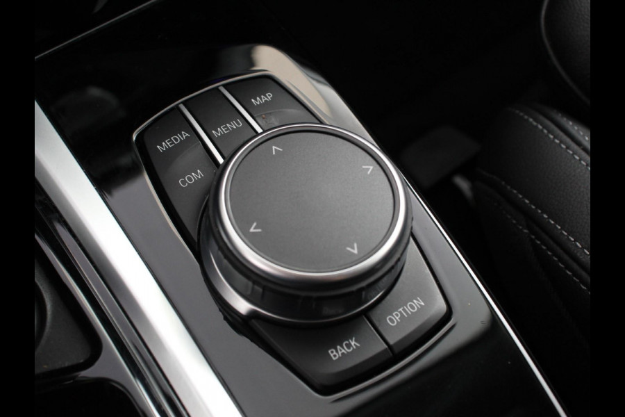 BMW X3 xDrive30e Plug in Hybride Advantage Automaat | Navigatie | Climate Control | Adaptive Cruise Control | Head up display | Led | Dab | Parkeer sensoren V+A | Stoelverwarming | Camera