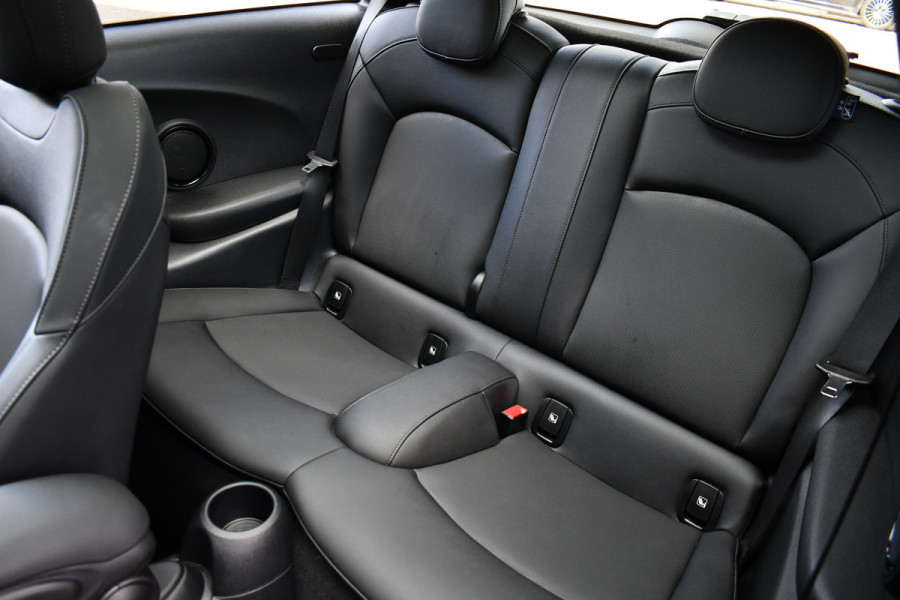 MINI Mini 1.5 Cooper John Cooper Works Pano Carplay Black-pack Adp-demping