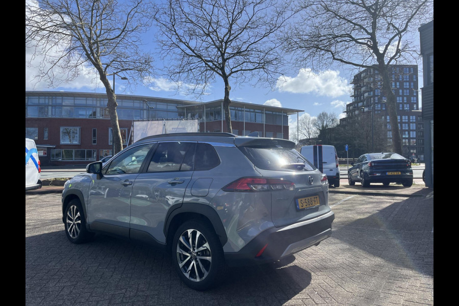 Toyota Corolla Cross 2.0 High Power Hybrid First Edition | Apple Carplay/Android Auto | voorstoelen verwarmd | Elektrische kofferbak | BSM