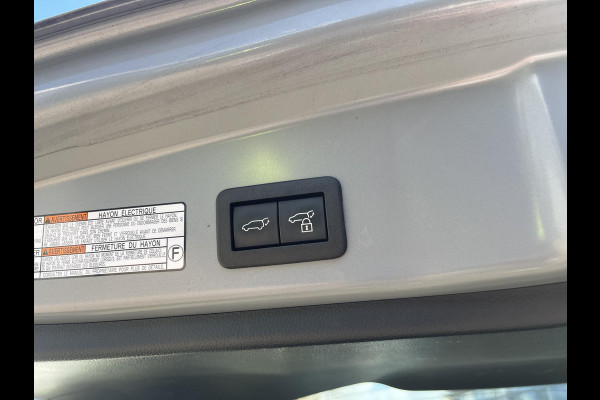 Toyota Corolla Cross 2.0 High Power Hybrid First Edition | Apple Carplay/Android Auto | voorstoelen verwarmd | Elektrische kofferbak | BSM