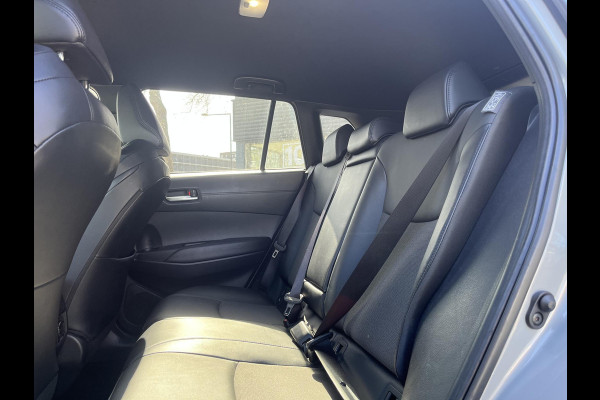 Toyota Corolla Cross 2.0 High Power Hybrid First Edition | Apple Carplay/Android Auto | voorstoelen verwarmd | Elektrische kofferbak | BSM