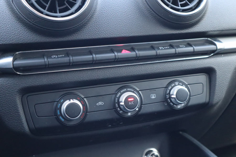 Audi A3 Limousine 30 TFSI Pro Line | Navi | Cruise control | DAB |