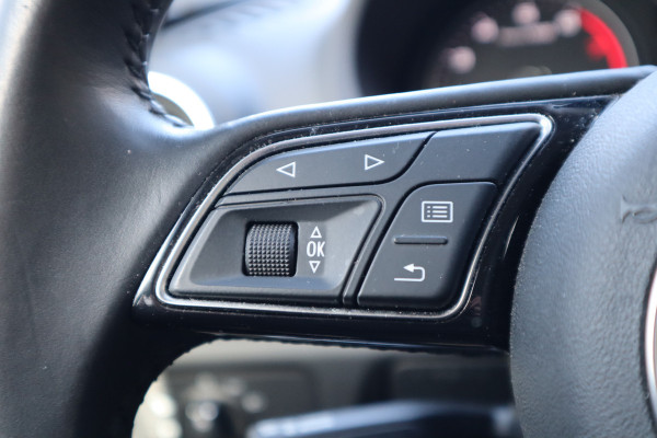 Audi A3 Limousine 30 TFSI Pro Line | Navi | Cruise control | DAB |