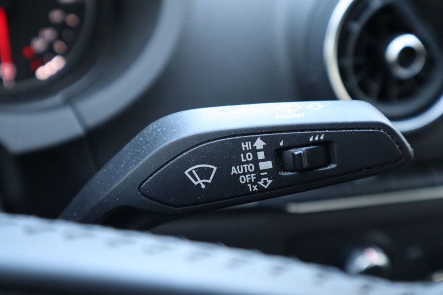 Audi A3 Limousine 30 TFSI Pro Line | Navi | Cruise control | DAB |