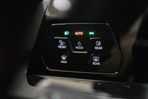 Volkswagen Golf 2.0 TSI GTI CLUBSPORT /PANO/CARPLAY/ACC/BLINDSPOT/SFEER/VOL