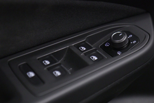 Volkswagen Golf 2.0 TSI GTI CLUBSPORT /PANO/CARPLAY/ACC/BLINDSPOT/SFEER/VOL