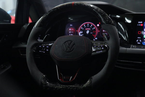 Volkswagen Golf 2.0 TSI GTI CLUBSPORT /PANO/CARPLAY/ACC/BLINDSPOT/SFEER/VOL