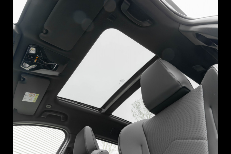 BMW X1 sDrive18i M-Sport Pro - Pano - Memoryzetel - Trekhaak - ACC - Head-Up - Harman Kardon