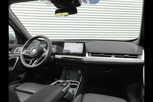 BMW X1 sDrive18i M-Sport Pro - Pano - Memoryzetel - Trekhaak - ACC - Head-Up - Harman Kardon