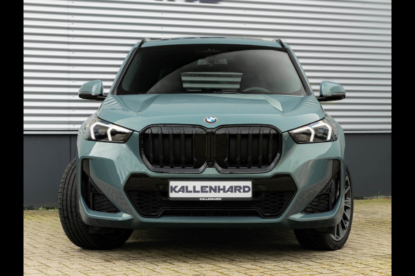 BMW X1 sDrive18i M-Sport Pro - Pano - Memoryzetel - Trekhaak - ACC - Head-Up - Harman Kardon