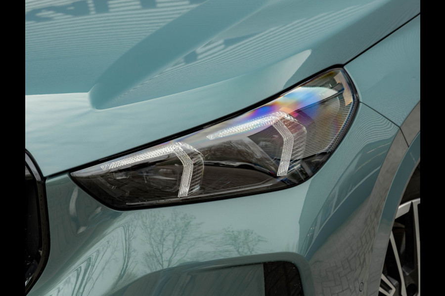 BMW X1 sDrive18i M-Sport Pro - Pano - Memoryzetel - Trekhaak - ACC - Head-Up - Harman Kardon