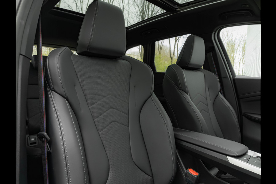 BMW X1 sDrive18i M-Sport Pro - Pano - Memoryzetel - Trekhaak - ACC - Head-Up - Harman Kardon