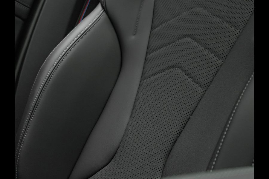 BMW X1 sDrive18i M-Sport Pro - Pano - Memoryzetel - Trekhaak - ACC - Head-Up - Harman Kardon