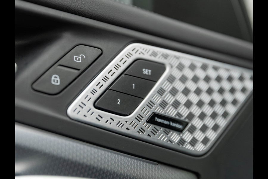 BMW X1 sDrive18i M-Sport Pro - Pano - Memoryzetel - Trekhaak - ACC - Head-Up - Harman Kardon