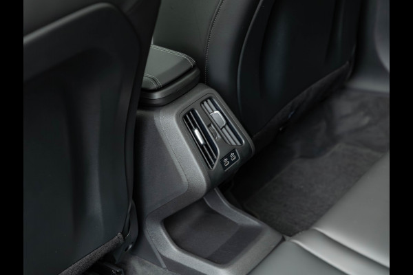 BMW X1 sDrive18i M-Sport Pro - Pano - Memoryzetel - Trekhaak - ACC - Head-Up - Harman Kardon