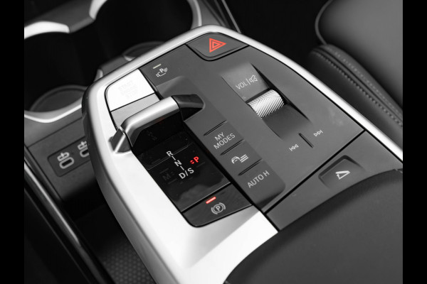 BMW X1 sDrive18i M-Sport Pro - Pano - Memoryzetel - Trekhaak - ACC - Head-Up - Harman Kardon
