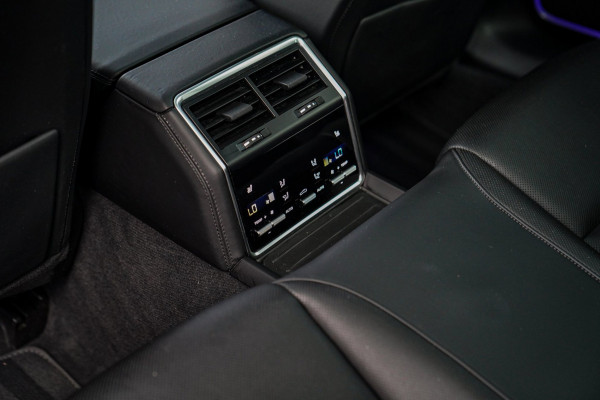 Porsche Panamera Sport Turismo 2.9 4 E-Hybrid | Sport Chrono | Massasge | Panorama | BoseSound | Achteras bsturing | Sport uitlaat