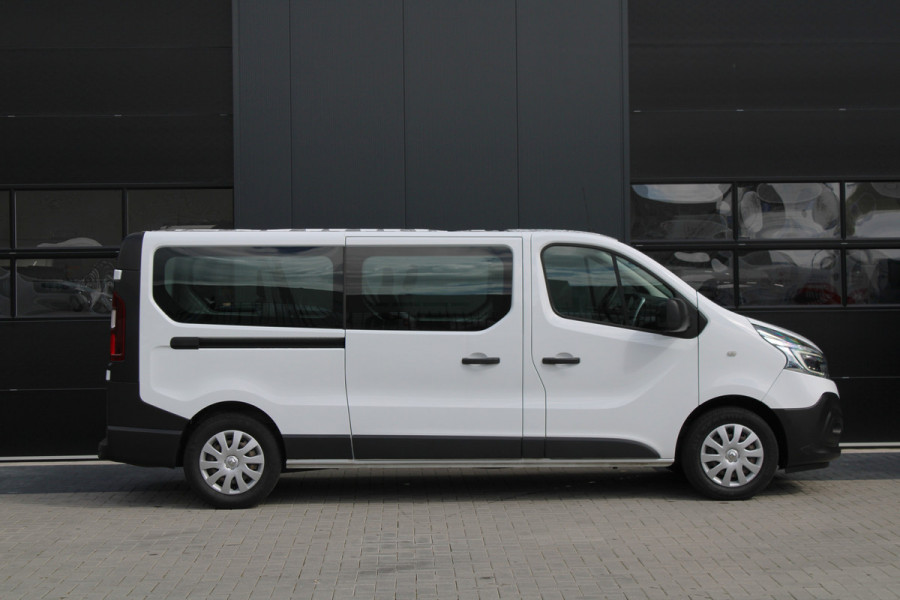 Renault Trafic Passenger 2.0 dCi 120 Grand Life 120pk 9 Zits - Prijs incl. BTW - Airco - Cruise - LED - Navi - Bluetooth - Rijklaar