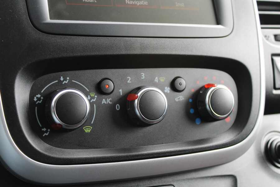 Renault Trafic Passenger 2.0 dCi 120 Grand Life 120pk 9 Zits - Prijs incl. BTW - Airco - Cruise - LED - Navi - Bluetooth - Rijklaar