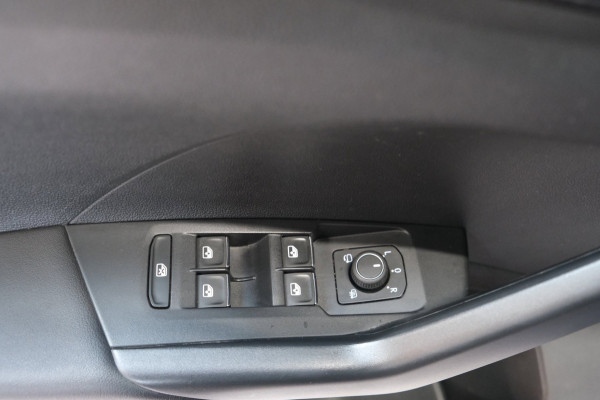 Volkswagen T-Cross 1.0 TSI Style Automaat - Airco, Cruise, Navi, PDC, Camera Carplay, Stoelverwarming.