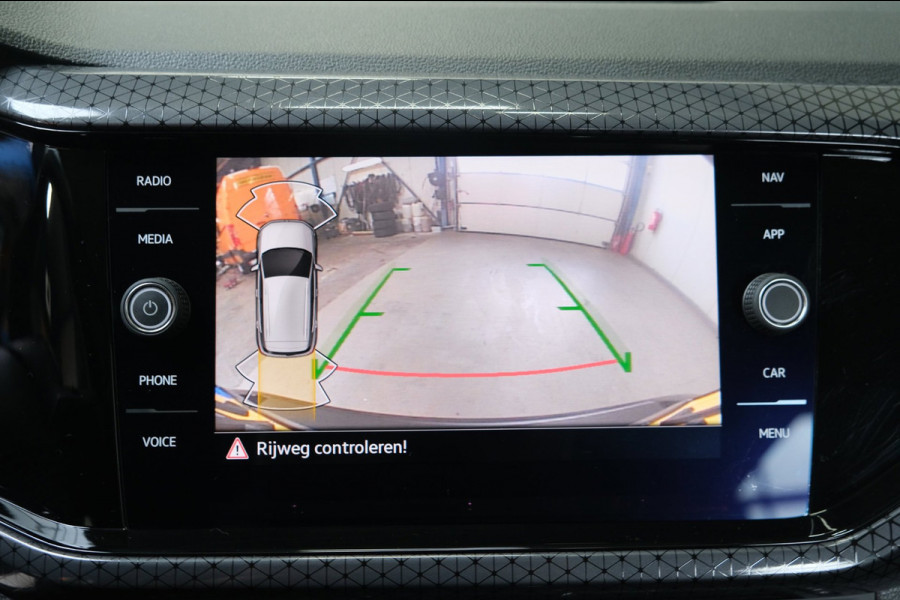 Volkswagen T-Cross 1.0 TSI Style Automaat - Airco, Cruise, Navi, PDC, Camera Carplay, Stoelverwarming.