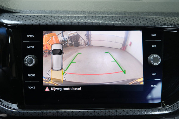 Volkswagen T-Cross 1.0 TSI Style Automaat - Airco, Cruise, Navi, PDC, Camera Carplay, Stoelverwarming.