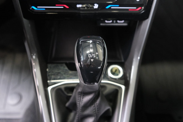 Volkswagen T-Cross 1.0 TSI Style Automaat - Airco, Cruise, Navi, PDC, Camera Carplay, Stoelverwarming.