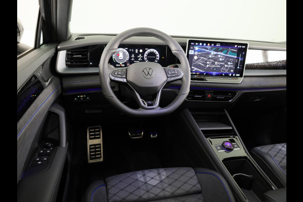 Volkswagen Tayron 1.5 eHybrid R-Line Edition 272 pk Automaat (DSG) | Navigatie | Panoramadak | Parkeersensoren (Park assist) | Achteruitrijcamera | Black Style pakket | R-Line |