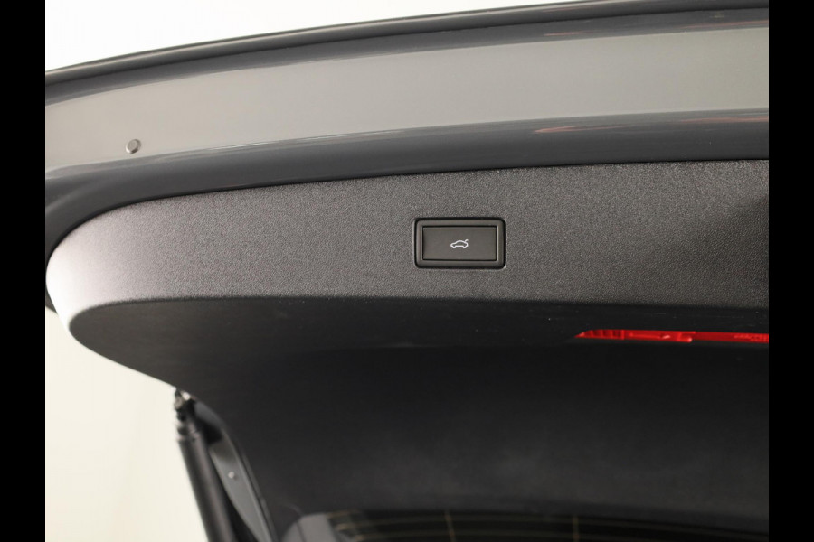 Volkswagen Tayron 1.5 eHybrid R-Line Edition 272 pk Automaat (DSG) | Navigatie | Panoramadak | Parkeersensoren (Park assist) | Achteruitrijcamera | Black Style pakket | R-Line |