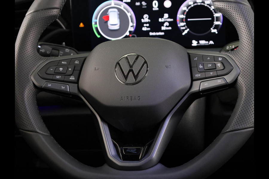 Volkswagen Tayron 1.5 eHybrid R-Line Edition 272 pk Automaat (DSG) | Navigatie | Panoramadak | Parkeersensoren (Park assist) | Achteruitrijcamera | Black Style pakket | R-Line |
