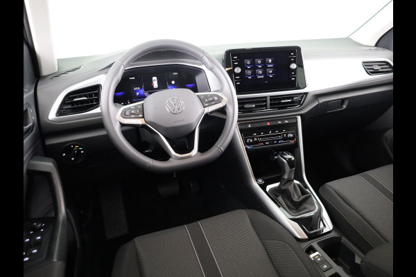 Volkswagen T-Roc Life Edition 1.5 110 kW / 150 pk TSI SUV 7 versn. | Verlengde garantie | Private lease vanaf € 699,- pm | Navigatie via App | Parkeersensoren (Park assist) | Achteruitrijcamera | Adaptieve cruise control |