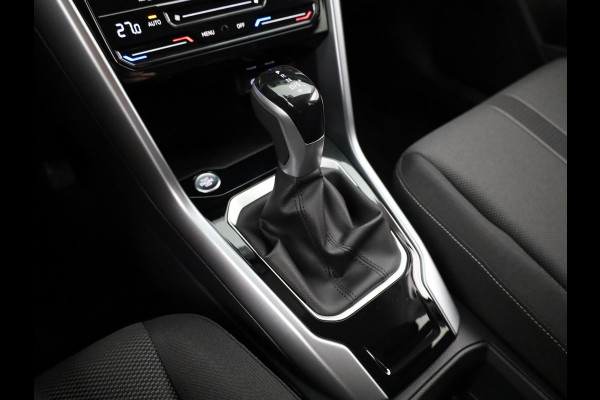 Volkswagen T-Roc Life Edition 1.5 110 kW / 150 pk TSI SUV 7 versn. | Verlengde garantie | Private lease vanaf € 699,- pm | Navigatie via App | Parkeersensoren (Park assist) | Achteruitrijcamera | Adaptieve cruise control |