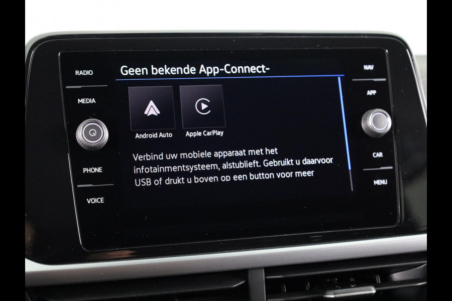 Volkswagen T-Roc Life Edition 1.5 110 kW / 150 pk TSI SUV 7 versn. | Verlengde garantie | Private lease vanaf € 699,- pm | Navigatie via App | Parkeersensoren (Park assist) | Achteruitrijcamera | Adaptieve cruise control |