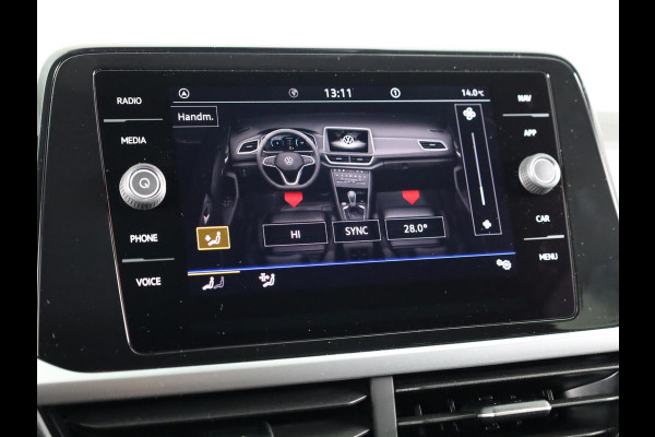 Volkswagen T-Roc Life Edition 1.5 110 kW / 150 pk TSI SUV 7 versn. | Verlengde garantie | Private lease vanaf € 699,- pm | Navigatie via App | Parkeersensoren (Park assist) | Achteruitrijcamera | Adaptieve cruise control |