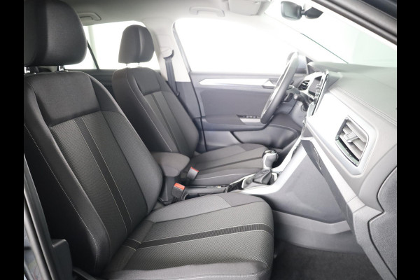Volkswagen T-Roc Life Edition 1.5 110 kW / 150 pk TSI SUV 7 versn. | Verlengde garantie | Private lease vanaf € 699,- pm | Navigatie via App | Parkeersensoren (Park assist) | Achteruitrijcamera | Adaptieve cruise control |
