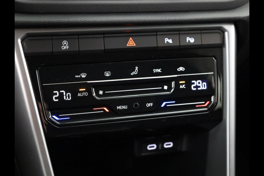 Volkswagen T-Roc Life Edition 1.5 110 kW / 150 pk TSI SUV 7 versn. | Verlengde garantie | Private lease vanaf € 699,- pm | Navigatie via App | Parkeersensoren (Park assist) | Achteruitrijcamera | Adaptieve cruise control |