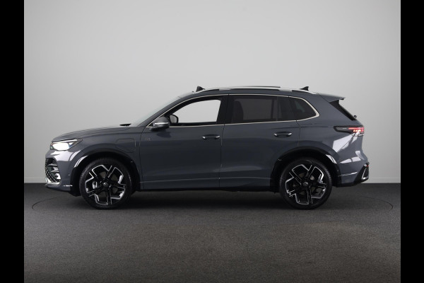 Volkswagen Tiguan 1.5 eHybrid R-Line Edition 204 PK PHEV | Panorama dak | Comfort pakket | Navigatie | Parkeer camera |