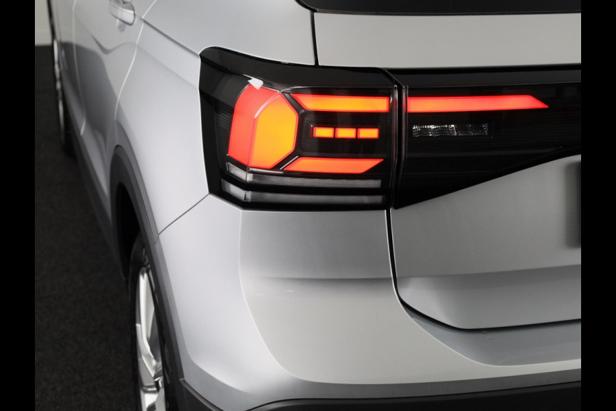 Volkswagen T-Cross 1.0 TSI Life Edition 95PK | Private lease vanaf € 559,- pm | Navigatie | Camera | Stoelverwarming | Climate Control |