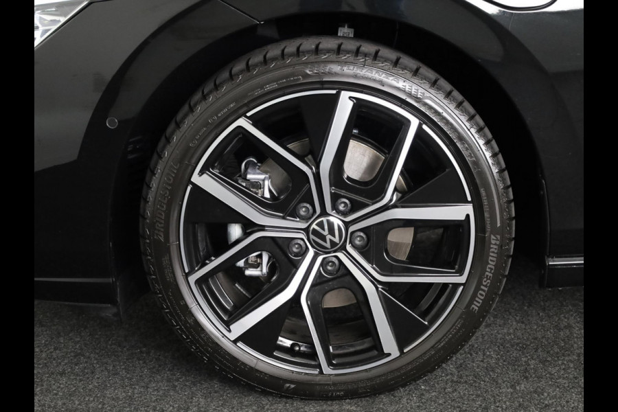 Volkswagen Golf 1.5 eHybrid Style Edition 204PK | Panoramadak | Wegklapbare trekhaak | Sportonderstel | Led matrix | Stoelverwarming | 18 Inch