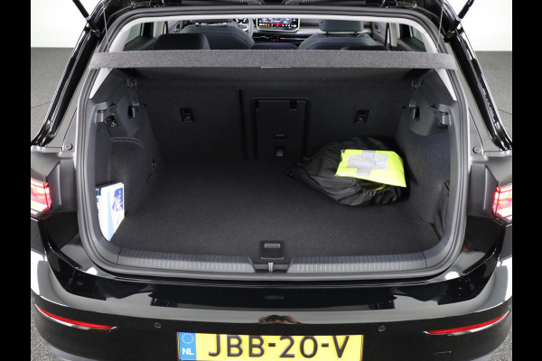 Volkswagen Golf 1.5 eHybrid Style Edition 204PK | Panoramadak | Wegklapbare trekhaak | Sportonderstel | Led matrix | Stoelverwarming | 18 Inch