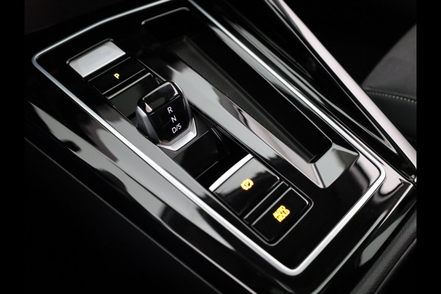 Volkswagen Golf 1.5 eHybrid Style Edition 204PK | Panoramadak | Wegklapbare trekhaak | Sportonderstel | Led matrix | Stoelverwarming | 18 Inch