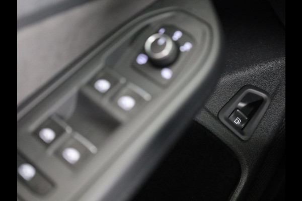 Volkswagen Golf 1.5 eHybrid Style Edition 204PK | Panoramadak | Wegklapbare trekhaak | Sportonderstel | Led matrix | Stoelverwarming | 18 Inch