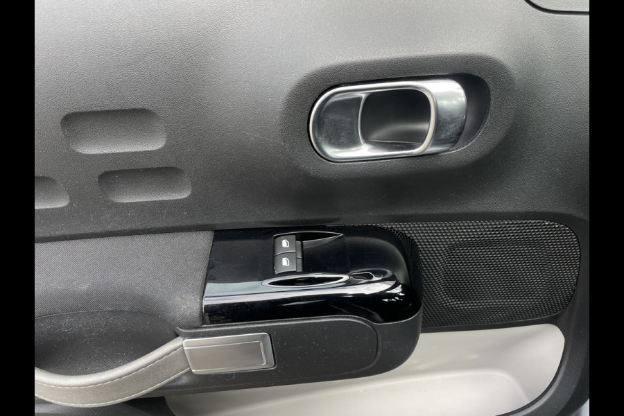Citroën C3 1.2 PureTech Shine | parkeersensoren | Cruise control | licht/regen sensor