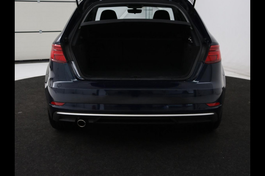 Audi A3 30 TFSI Sport | Sportstoelen | Full LED | Navigatie | Parkeerhulp | Climate control | Bluetooth | 17'' | Cruise control