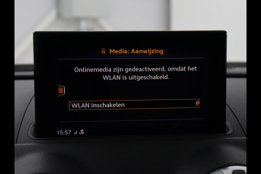 Audi A3 30 TFSI Sport | Sportstoelen | Full LED | Navigatie | Parkeerhulp | Climate control | Bluetooth | 17'' | Cruise control