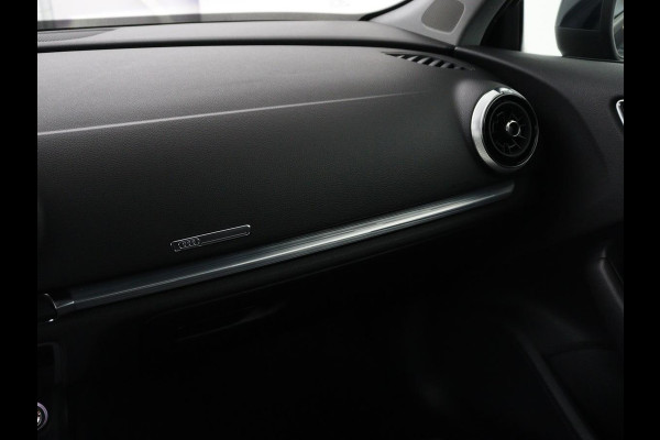 Audi A3 30 TFSI Sport | Sportstoelen | Full LED | Navigatie | Parkeerhulp | Climate control | Bluetooth | 17'' | Cruise control
