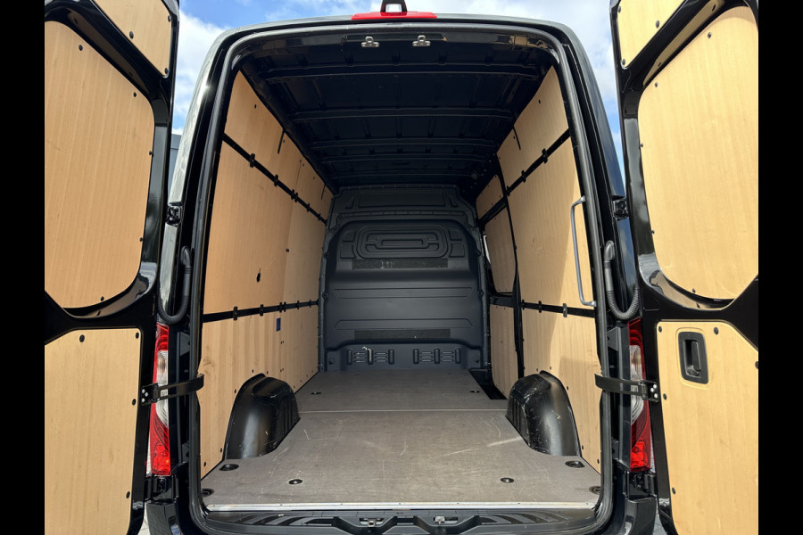 Mercedes-Benz Sprinter 317 CDI 9G-TRONIC RWD / L2H2 / FACELIFT / TREKHAAK 3.5T / CAMERA / BLINDSPOT / DISTRONIC / ADAPTIVE CRUISE / ECC / STOELVERW....