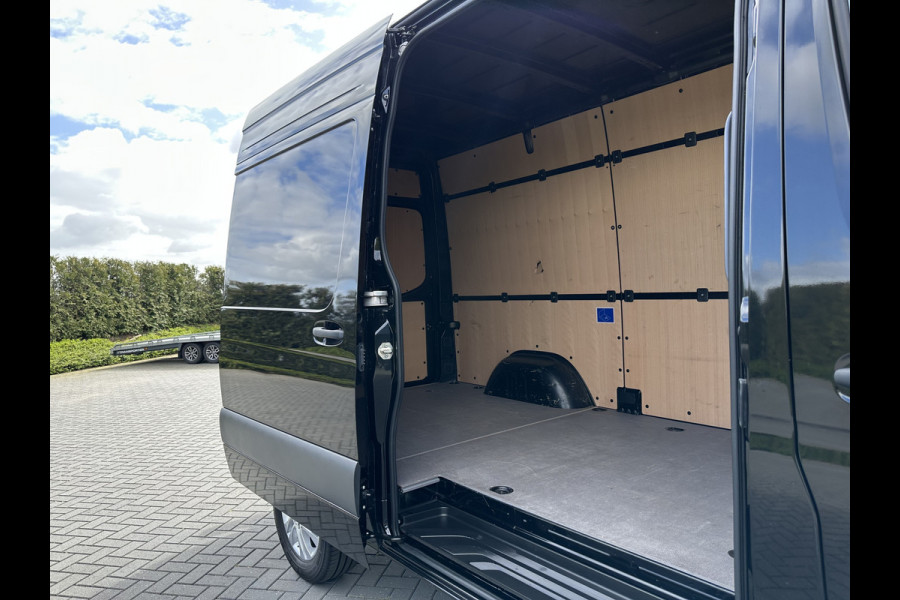 Mercedes-Benz Sprinter 317 CDI 9G-TRONIC RWD / L2H2 / FACELIFT / TREKHAAK 3.5T / CAMERA / BLINDSPOT / DISTRONIC / ADAPTIVE CRUISE / ECC / STOELVERW....