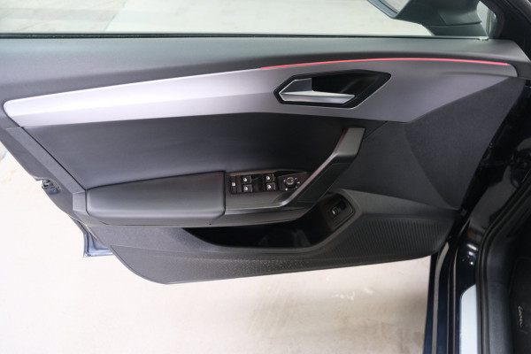 Seat Leon Sportstourer 1.5 eTSI FR Business Intense Automaat - N.A.P. Airco, Cruise, Virtual Display, Camera, PDC.